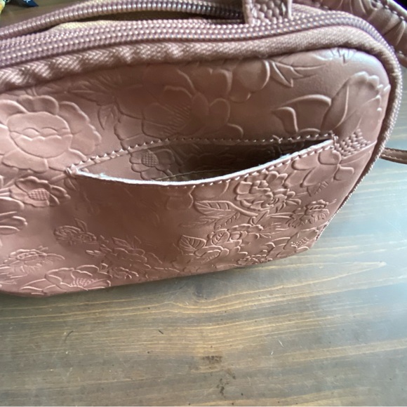 Multi Sac Purse Floral Embossed Crossbody Bag Tan Adjustable Strap Zip Pockets - Picture 9 of 15